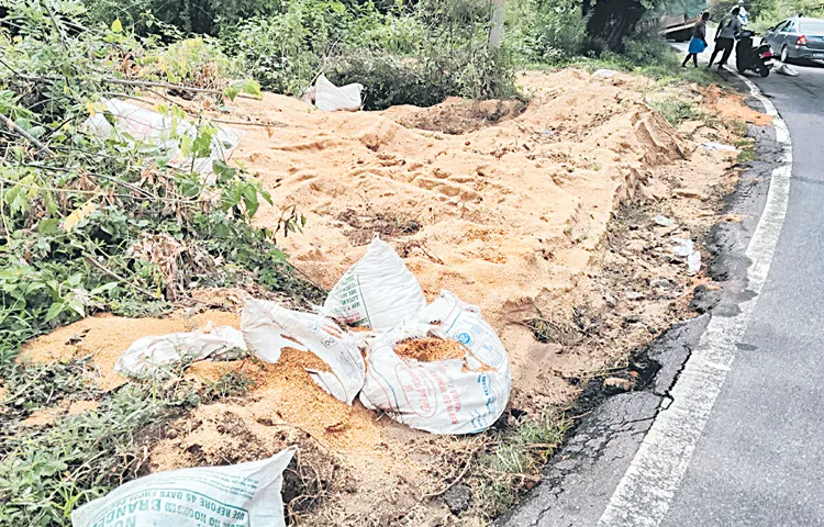 వరి పొట్టు.. ఇసుక రట్టు!