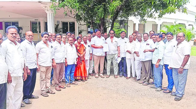 శెట్టిబలిజ కుల ధ్రువీకరణల్లో గౌడ పేరు తొలగించాలి