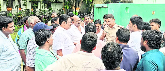 ● సమసిన వివాదం