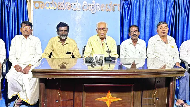 దళపతులకు వేతనాలు ఇవ్వండి