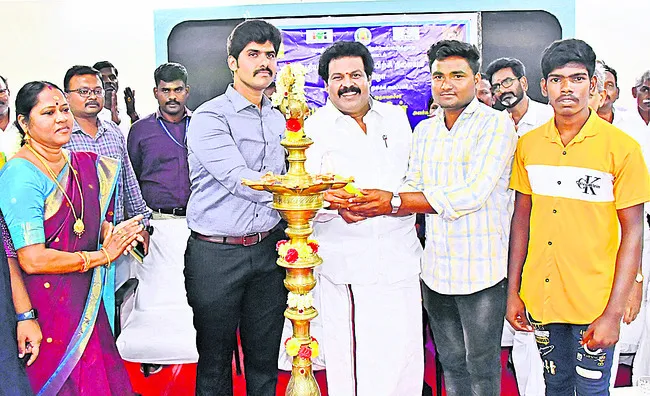 నూతన ఐటీఐ కళాశాల ప్రారంభం