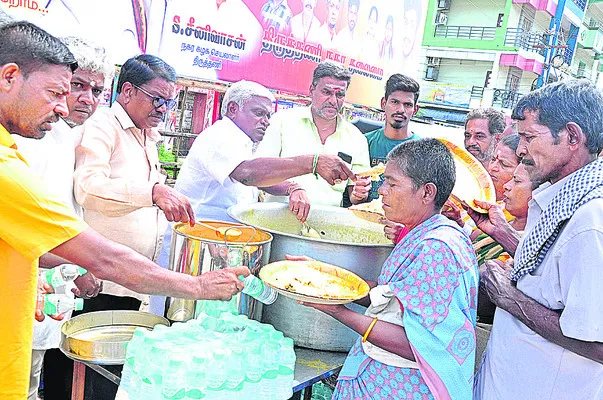 ఘనంగా కెప్టెన్‌ జయంతి వేడుకలు