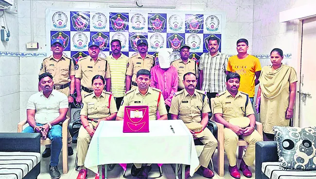 దోపిడీ దొంగ అరెస్టు
