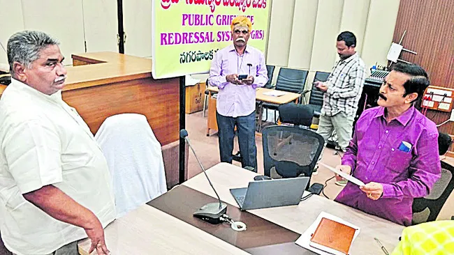 ఆర్ఓబీ నిర్మాణంలో ప్రజలను భాగస్వాముల్ని చేయాలి