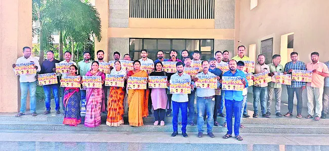 నేడు మట్టి గణపతి ప్రతిమల పంపిణీ