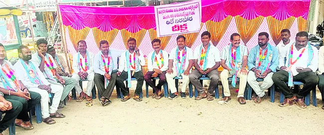 బీసీ రిజర్వేషన్ల సాధనకు రిలే నిరాహార దీక్ష
