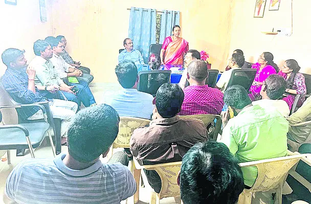 నానో యూరియాపై అవగాహన కల్పించండి