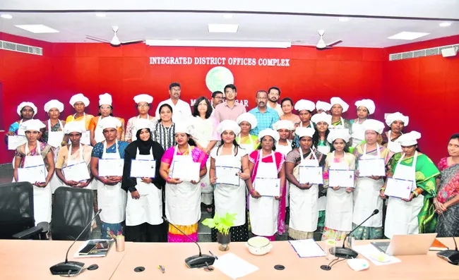 స్వశక్తితో ముందుకు సాగాలి 
