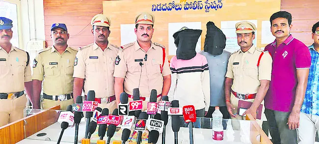 వ్యసనాలకు అలవాటు పడి చోరీలు 