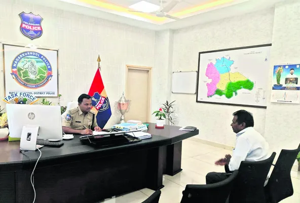 ఫిర్యాదులు త్వరగా పరిష్కరించండి