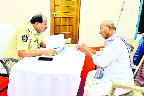 మోసపోయాం.. న్యాయం చేయండి