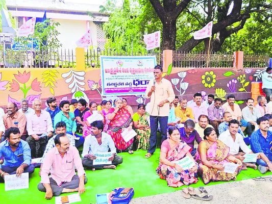 రజక వృత్తిదారులకు ఇళ్లు, ఇళ్ల స్థలాలు ఇవ్వాలి