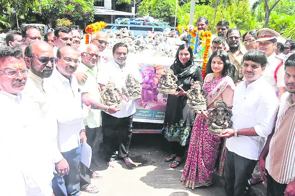 మట్టి గణపతిని పూజిద్దాం