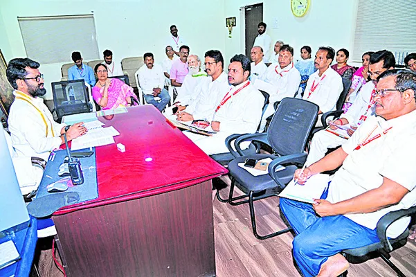 సెల్ఫోన్లు, సిఫార్సు దర్శనాల కట్టడే లక్ష్యం
