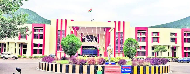 ప్రవర్తన బాగోలేకపోతే ఆ సౌకర్యాలు కట్‌