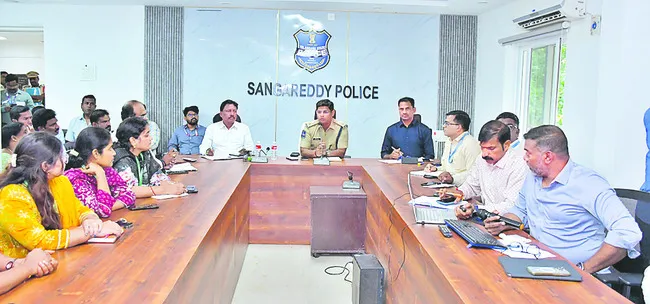 ప్రతి మండపాన్ని సందర్శించాలి: ఎస్పీ