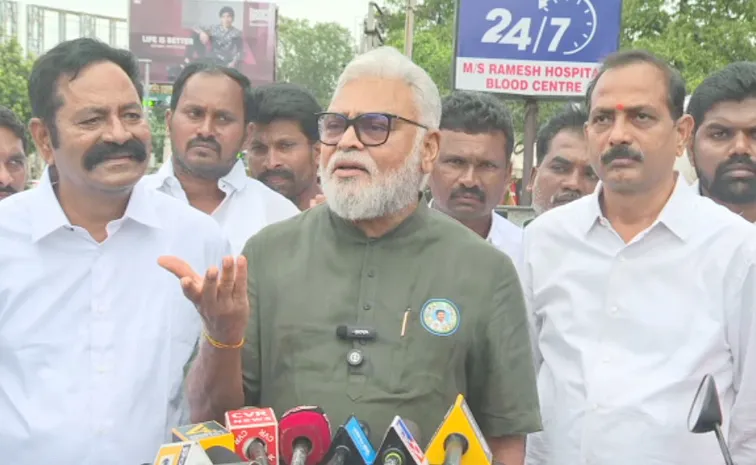 Guntur: YSRCP Leaders Visit Venkata Prasad Family