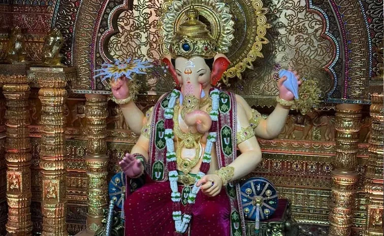 40 hours waiting for Lalbaugcha Raja