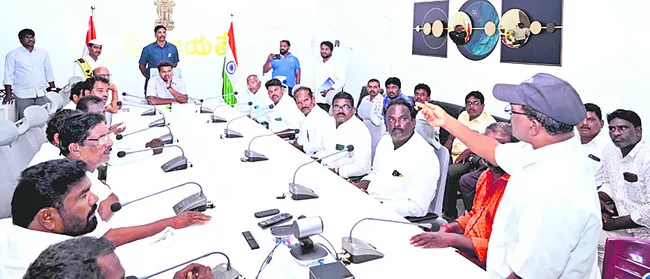 చేపల వేటపై పది రోజుల్లో నిర్ణయం