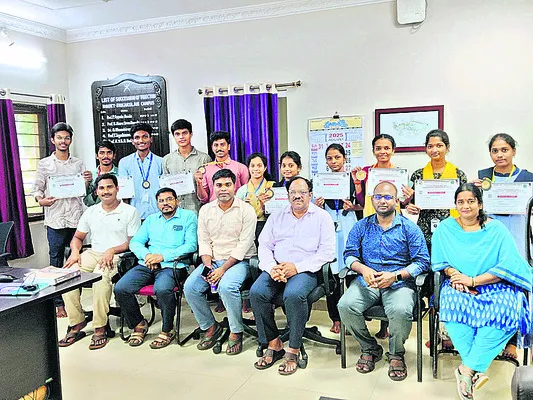 సత్తాచాటిన ట్రిపుల్ ఐటీ విద్యార్థులు