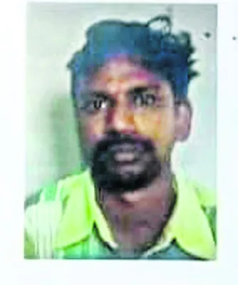 రోడ్డు ప్రమాదంలో సెజ్ ఉద్యోగి మృతి