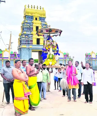 మట్టపల్లిలో గరుడ వాహన సేవ