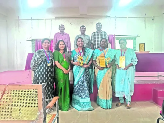 మహిళలు అన్ని రంగాల్లో రాణించాలి