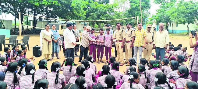 మట్టి వినాయకులతో పర్యావరణానికి మేలు