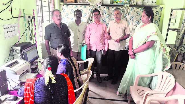 బార్లకు అరకొర దరఖాస్తులు 