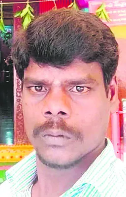 చేపల వేటకు వెళ్లి వ్యక్తి గల్లంతు 