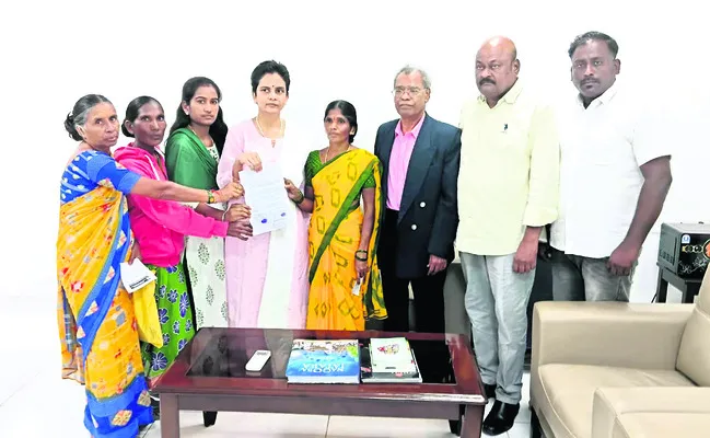 మా వాళ్లను విడిపించి..స్వదేశానికి రప్పించండి