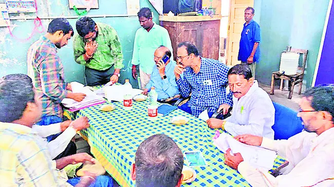పాల ఉత్పత్తిదారులను ప్రోత్సహిస్తాం