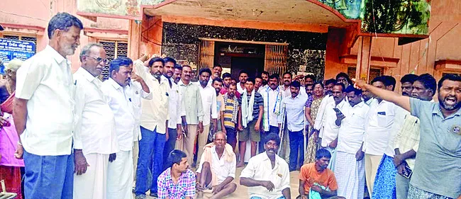 పింఛన్లు పునరుద్ధరించాల్సిందే 