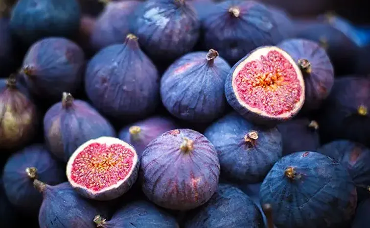 Amazing health benefits and Nutritional values of figs or anjeer fruits