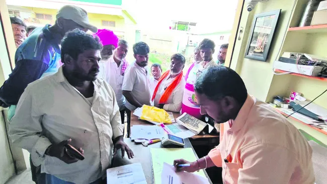 సరిహద్దు ప్రాంతాల నుంచి..