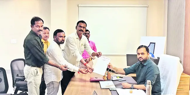 టీచర్ల సమస్యలు పరిష్కరించాలని వినతి