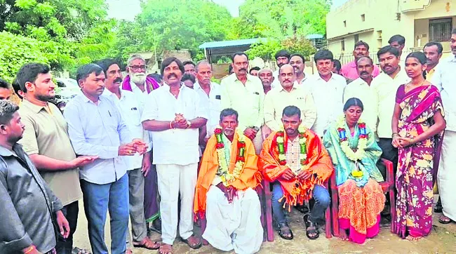 సాహసవీరుడికి సత్కారం