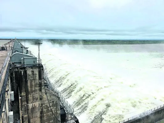 లక్షల క్యూసెక్కుల ఇన్ – అవుట్ ఫ్లో