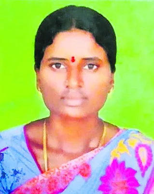పిల్లలను పోషించలేక..