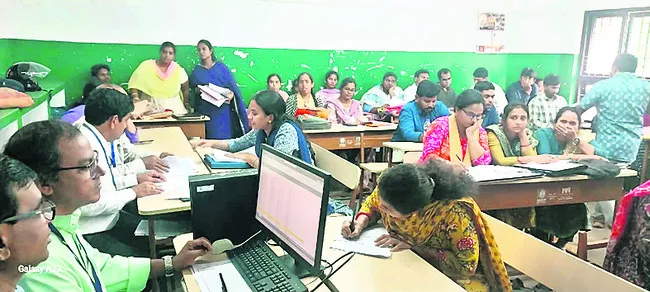 డీఎస్సీ సర్టిఫికెట్ల పరిశీలన ప్రారంభం