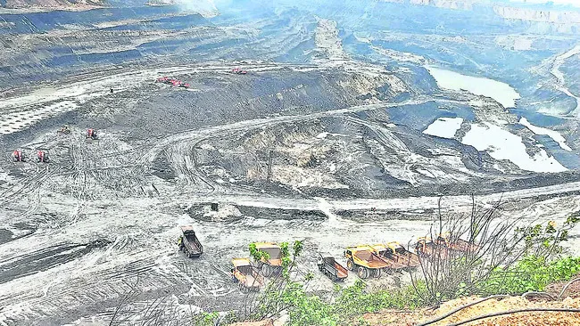 వర్షంతో బొగ్గు ఉత్పత్తికి అంతరాయం