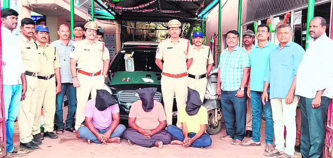 దోపిడీ ముఠా గుట్టు రట్టు!