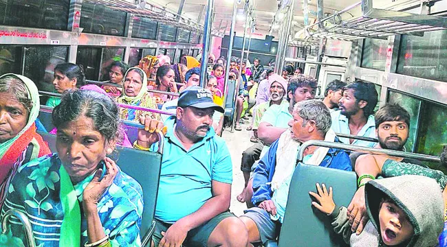పండుగ పూట ఆర్తనాదాలు