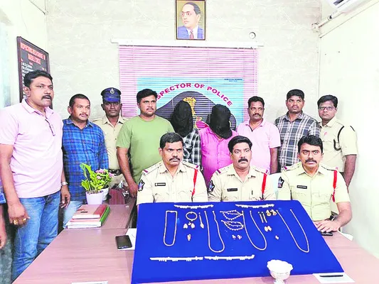 జూదాలు, మద్యానికి అలవాటుపడి చోరీలు