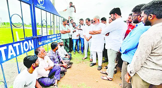 డబ్బుకు కక్కుర్తిపడి షిఫ్ట్ ఆపరేటర్ల తొలగింపు