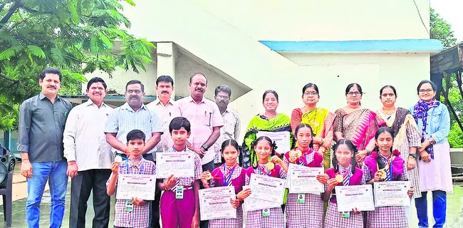 రాష్ట్రస్థాయి యోగా పోటీలకు ఇల్లంద విద్యార్థులు