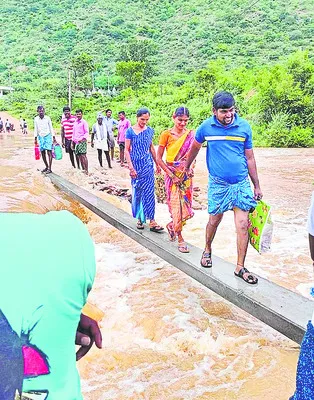 నల్లమలలో భారీ వర్షం 