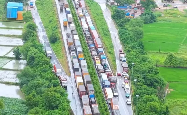 Severe Damage To Nizamabad-Hyderabad NH44 Road Blocked Details
