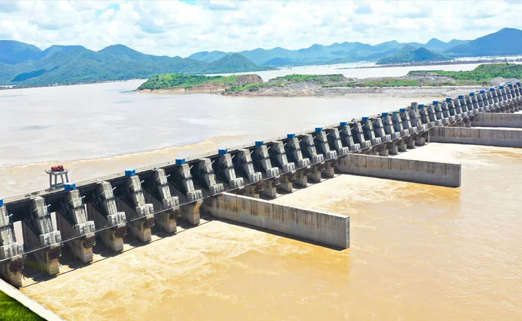 కమిటీ మాట... పోలవరంలో నీటి మూట  