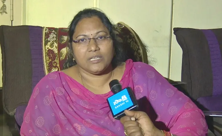 Sugali Preethi Mother Parvati Comments On Pawan Kalyan